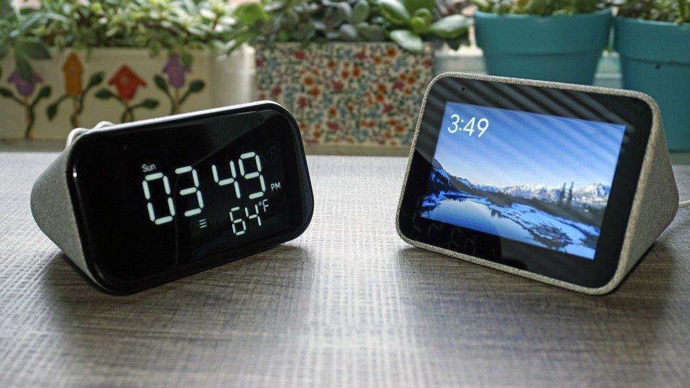 Lenovo Smart Clock Essential مع ساعة ذكية أصلية