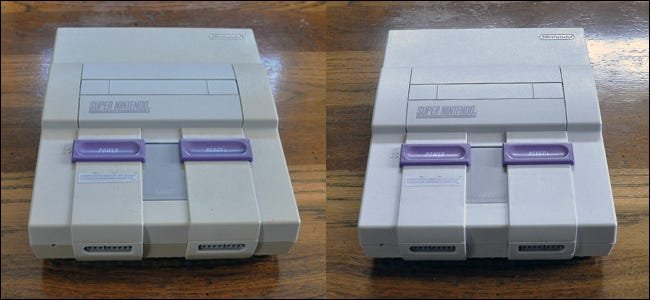 على اليسار يوجد سوبر نينتندو مصفر ، وعلى اليمين يوجد Retr0bright ، وهو نفس اللون الأبيض اللامع بعد التنظيف. 