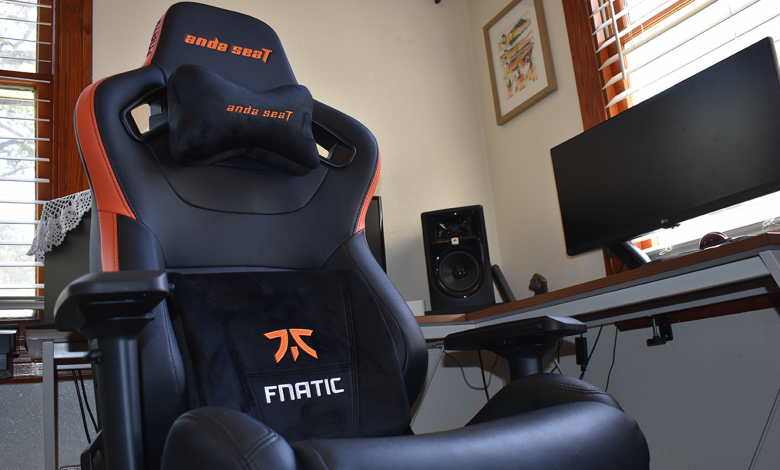 The Anda Seat Fnatic Edition chair in all its glory.
