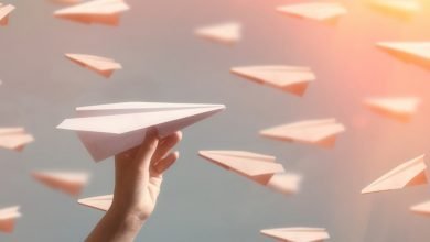 صورة ماذا تعني عبارة “Slide to DM”؟