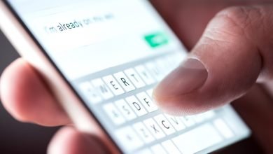 صورة ماذا يعني “SMTH” وكيفية استخدامه؟